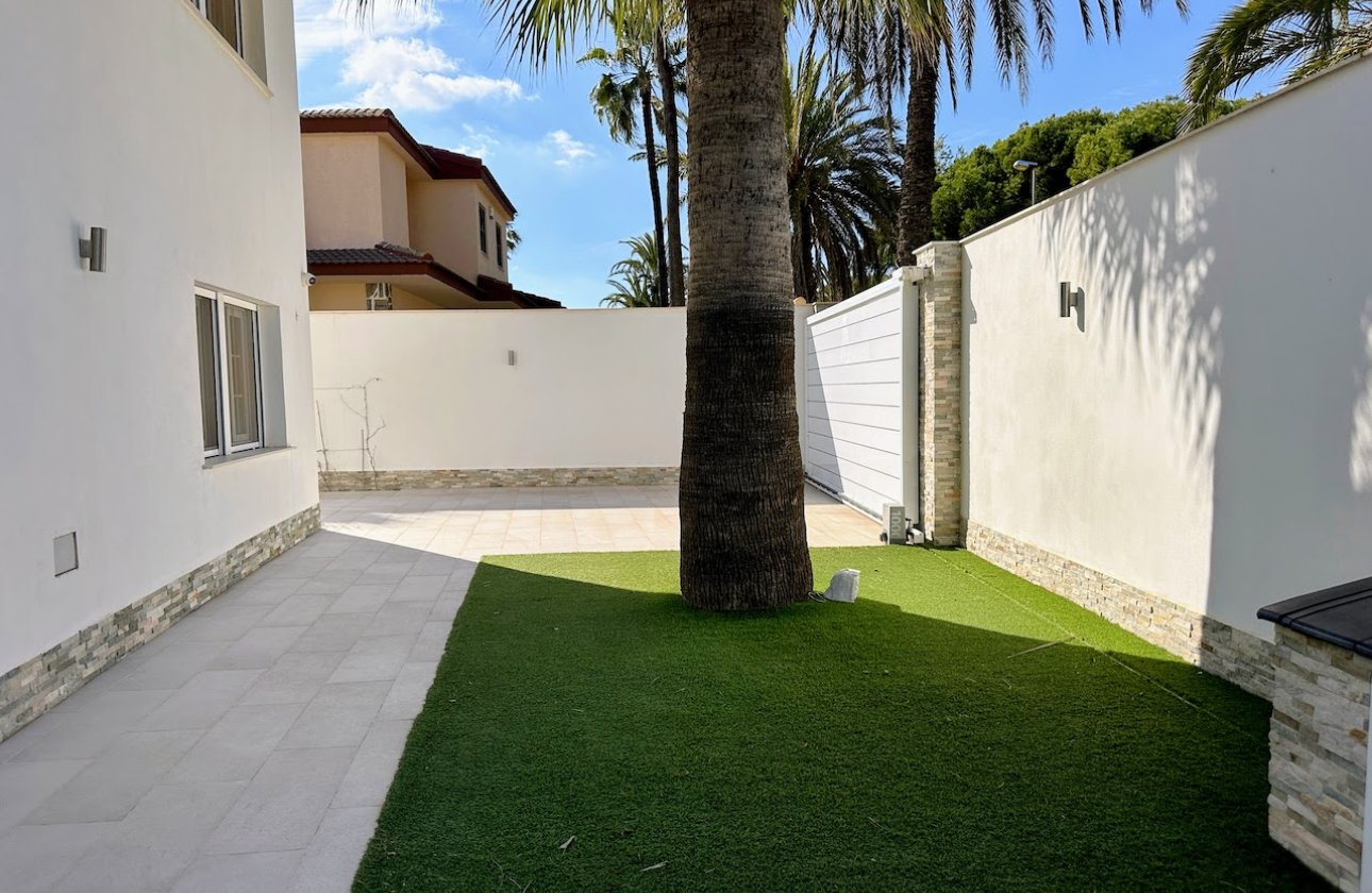 Revente - Villa - Orihuela Costa - La Zenia