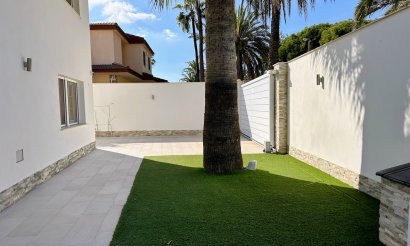 Revente - Villa - Orihuela Costa - La Zenia