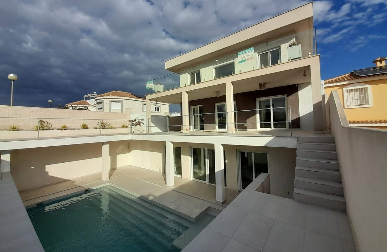 Resale - Villa - Gran Alacant