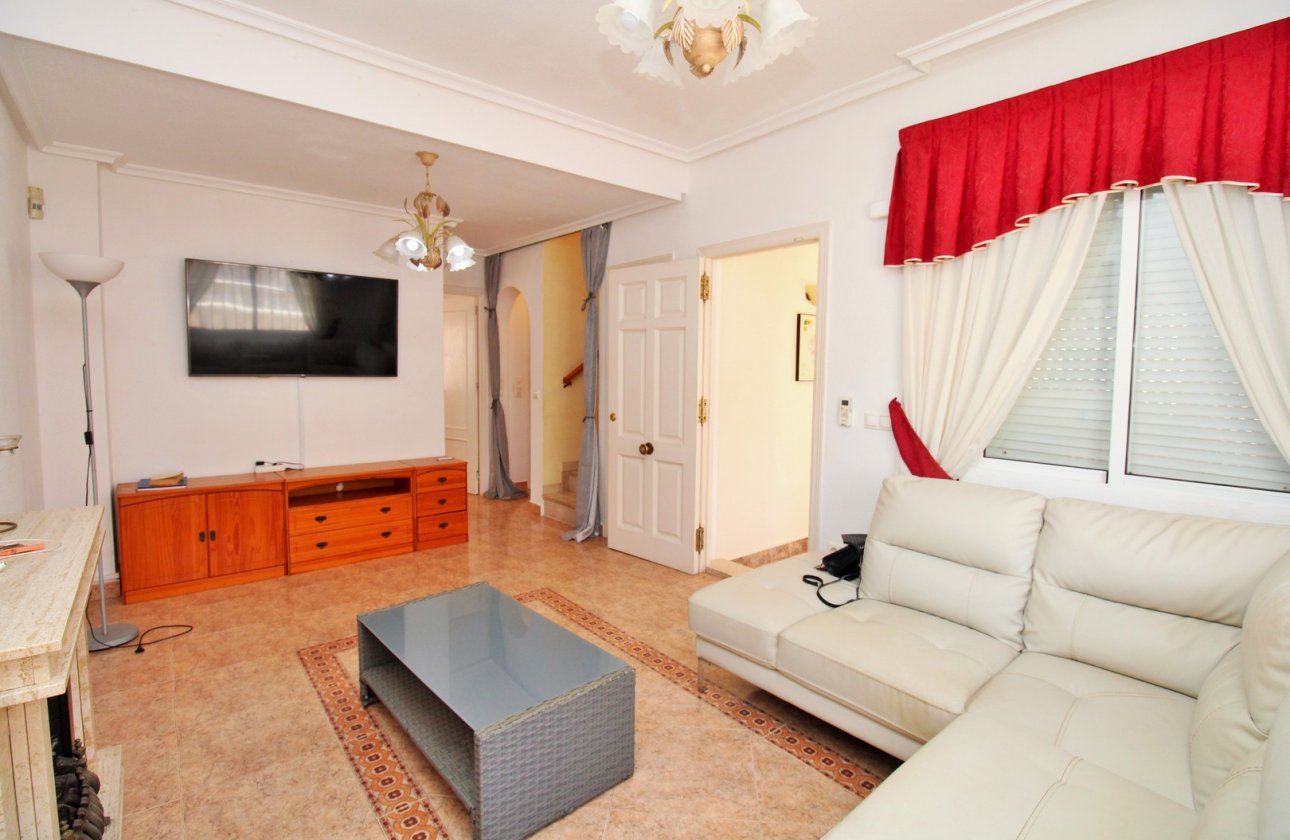 Resale - Villa - Orihuela Costa - Playa Flamenca