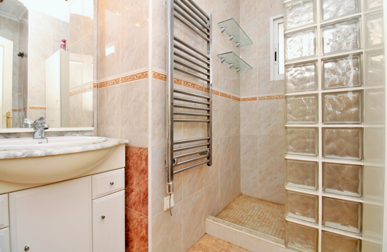 Resale - Villa - Orihuela Costa - Playa Flamenca
