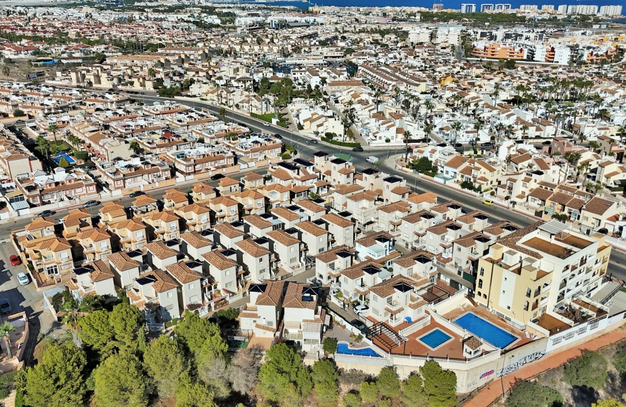 Resale - Villa - Orihuela Costa - Playa Flamenca