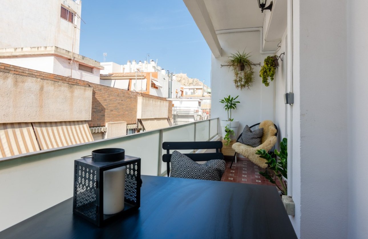 Resale - Apartment / flat - Alicante - - Centro  -