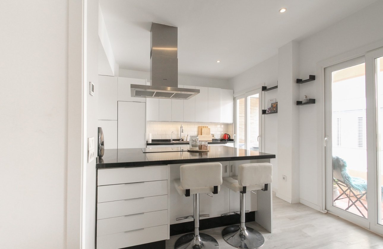 Resale - Apartment / flat - Alicante - - Centro  -