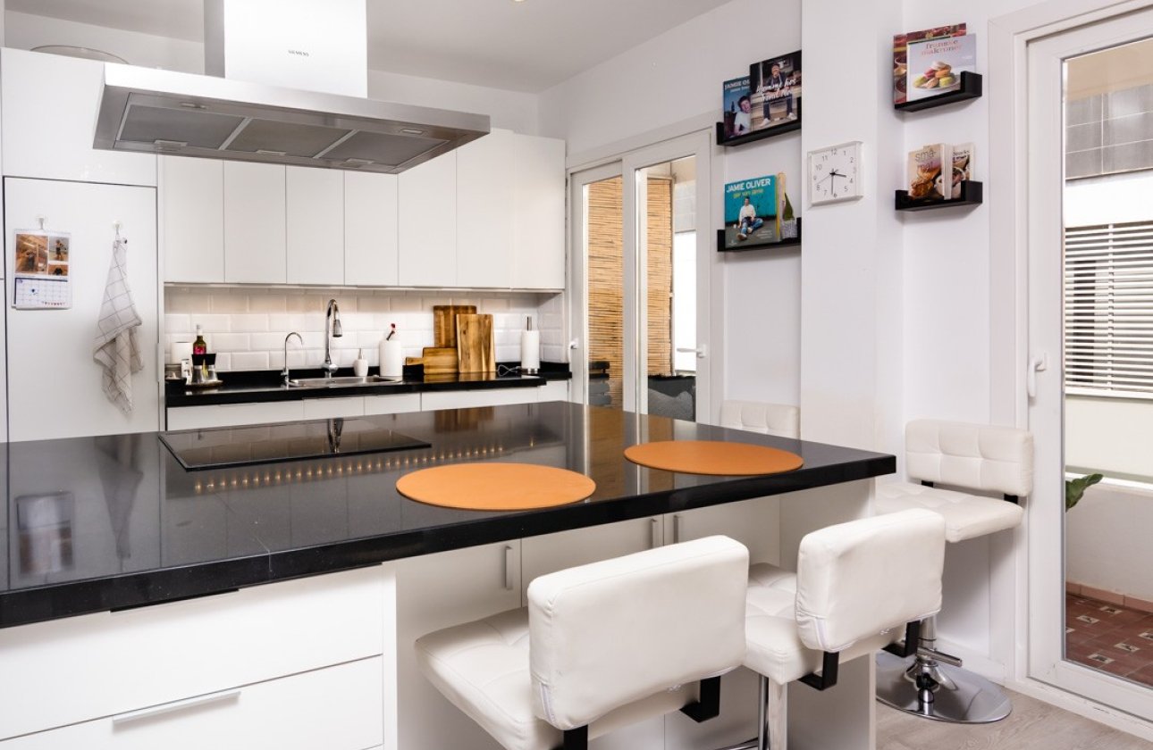 Resale - Apartment / flat - Alicante - - Centro  -