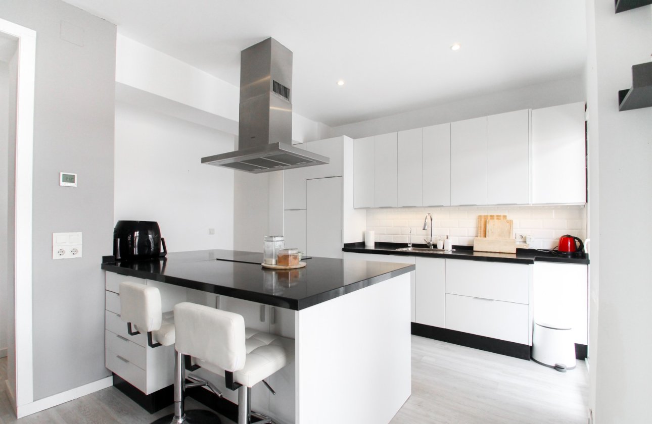 Resale - Apartment / flat - Alicante - - Centro  -