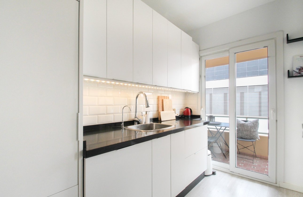 Resale - Apartment / flat - Alicante - - Centro  -