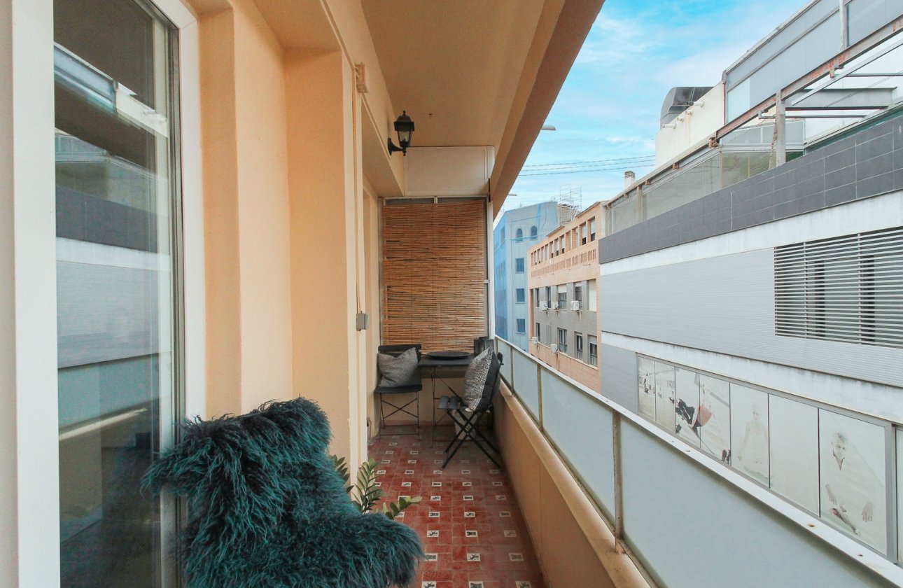 Resale - Apartment / flat - Alicante - - Centro  -