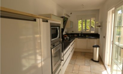 Resale - Villa - Altea