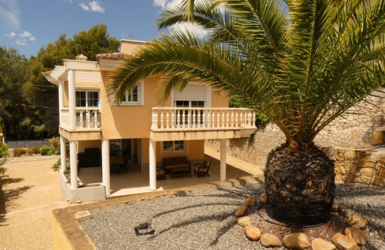 Resale - Villa - Altea