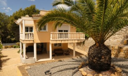 Resale - Villa - Altea