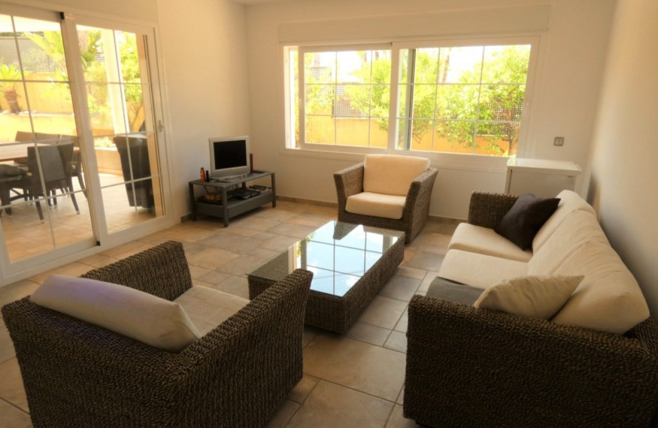 Resale - Villa - Altea