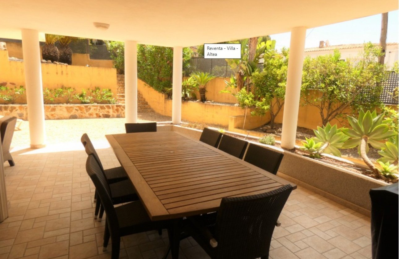 Resale - Villa - Altea