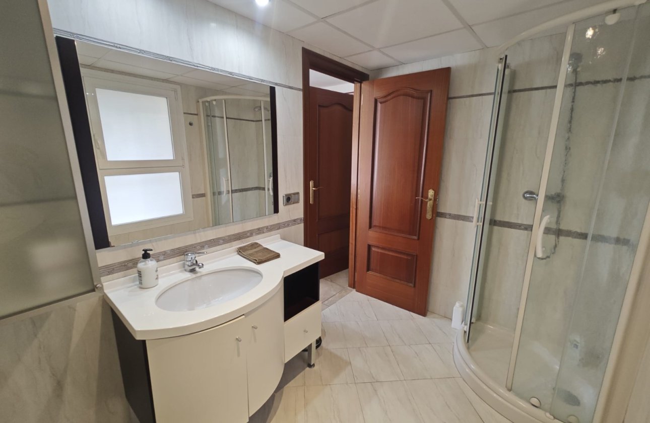Resale - Villa - Altea