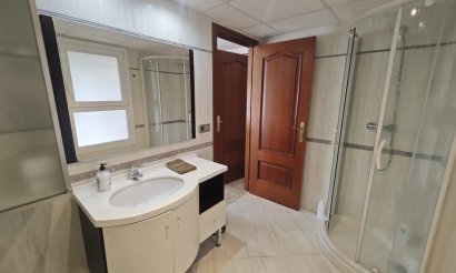 Resale - Villa - Altea