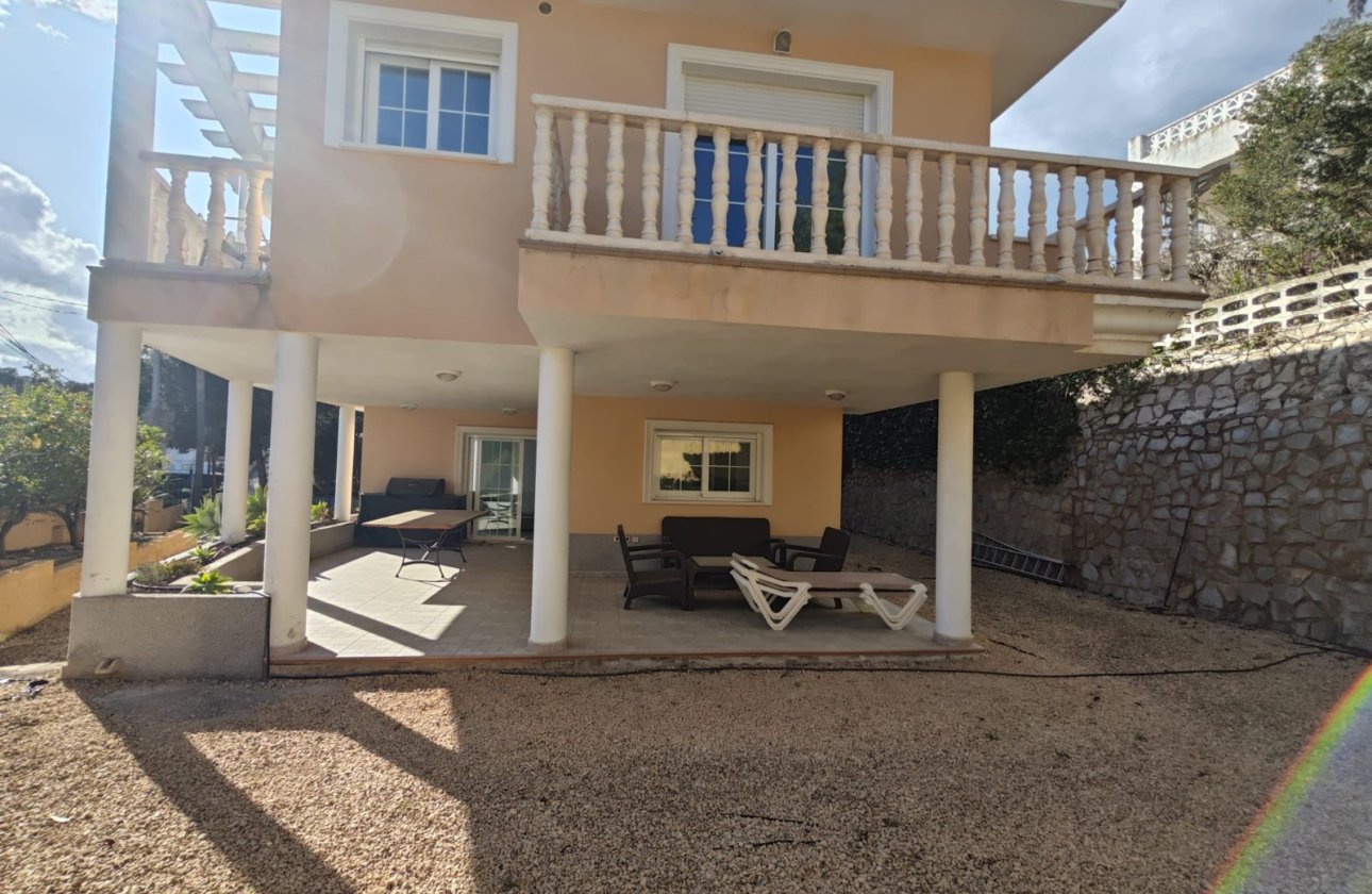 Resale - Villa - Altea