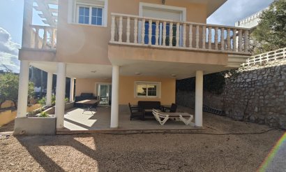 Resale - Villa - Altea