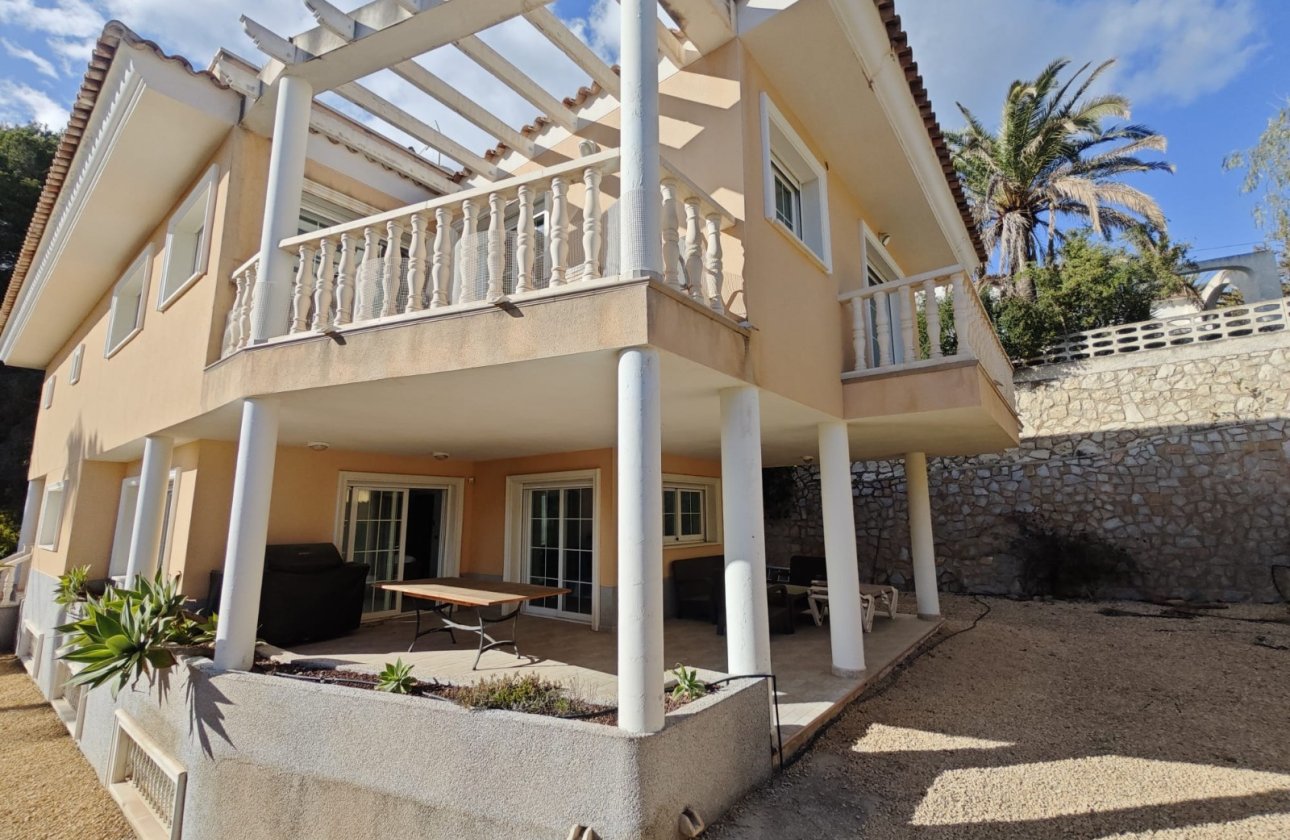 Resale - Villa - Altea