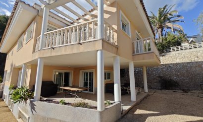 Resale - Villa - Altea