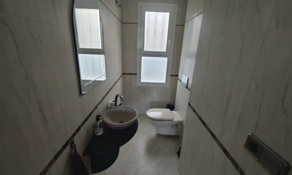 Resale - Villa - Altea