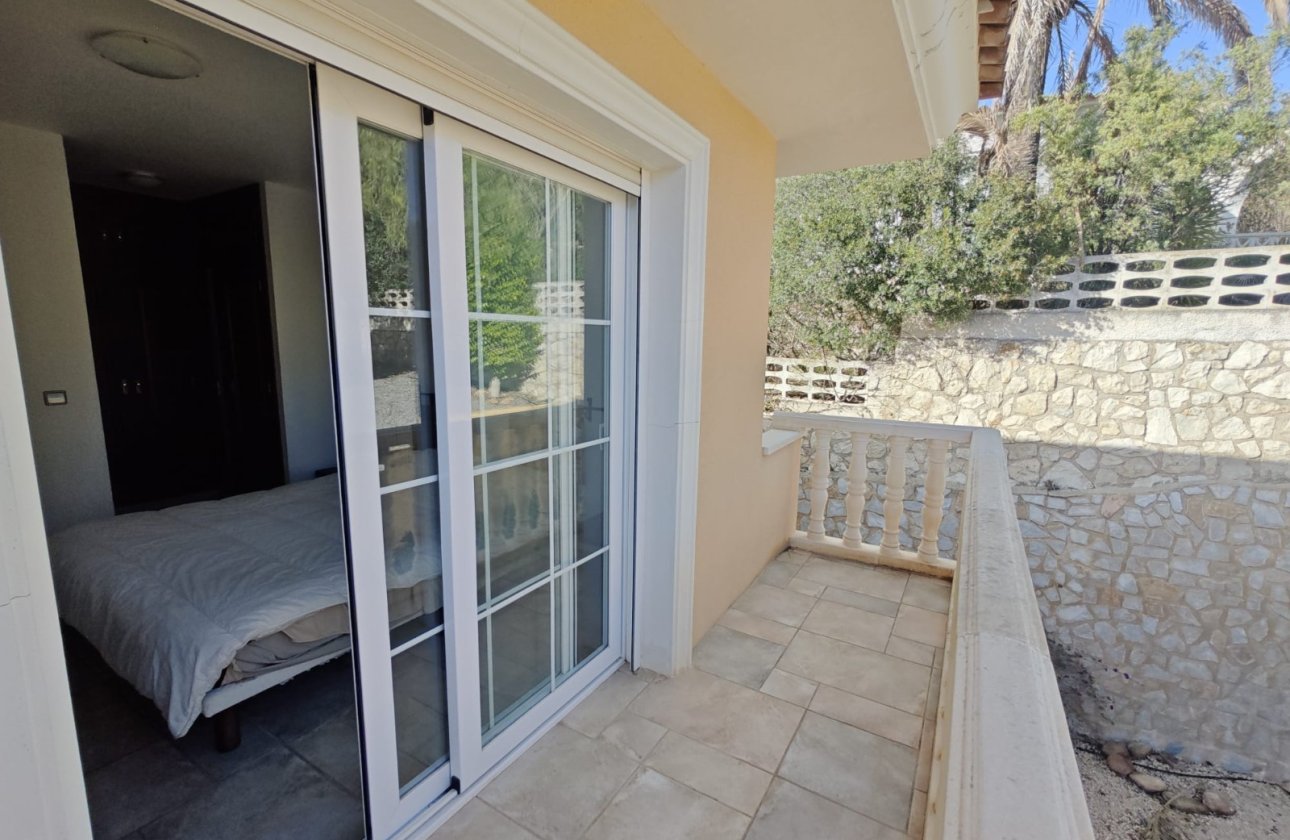 Resale - Villa - Altea