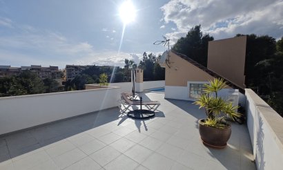 Resale - Villa - Altea