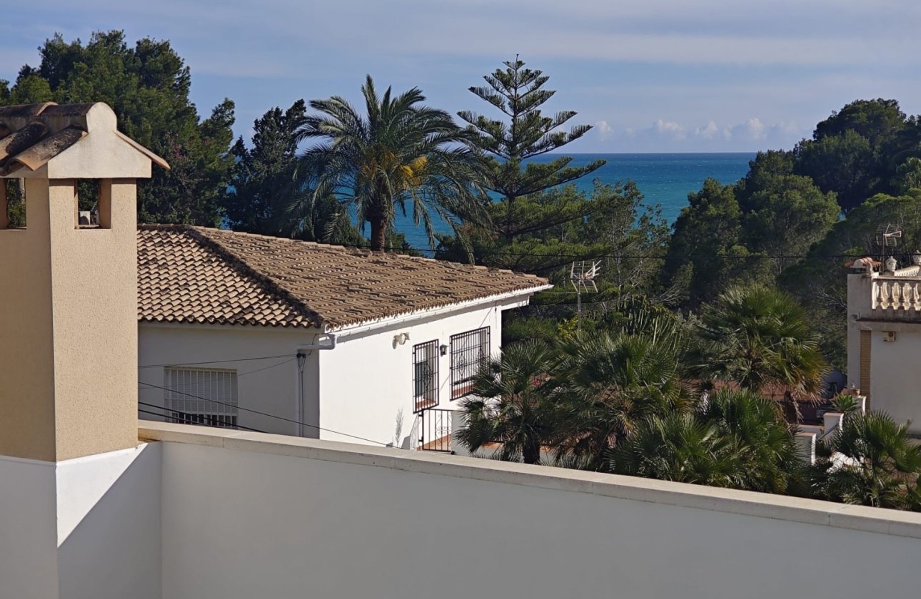 Resale - Villa - Altea