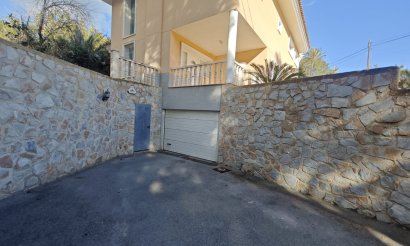 Resale - Villa - Altea