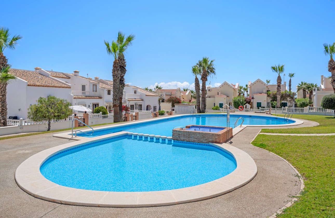 Resale - Villa - Orihuela Costa - Los Dolses