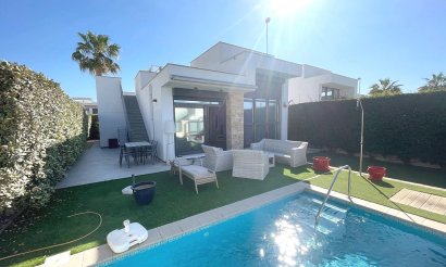 Revente - Villa - Ciudad Quesada - Pueblo Bravo