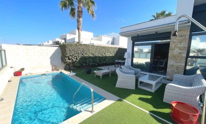 Revente - Villa - Ciudad Quesada - Pueblo Bravo