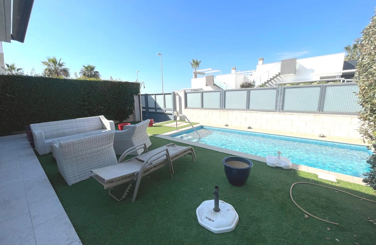 Revente - Villa - Ciudad Quesada - Pueblo Bravo