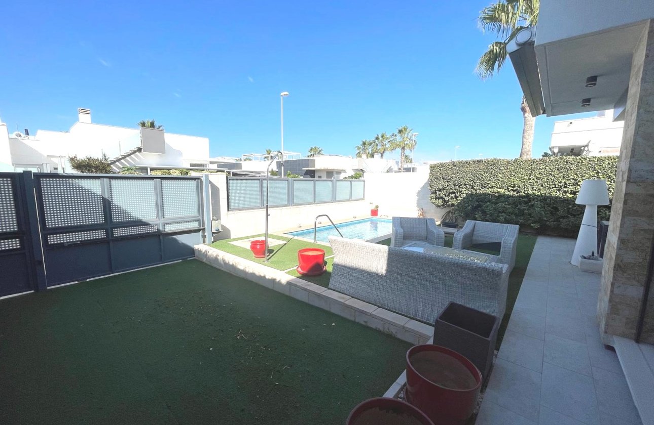 Revente - Villa - Ciudad Quesada - Pueblo Bravo