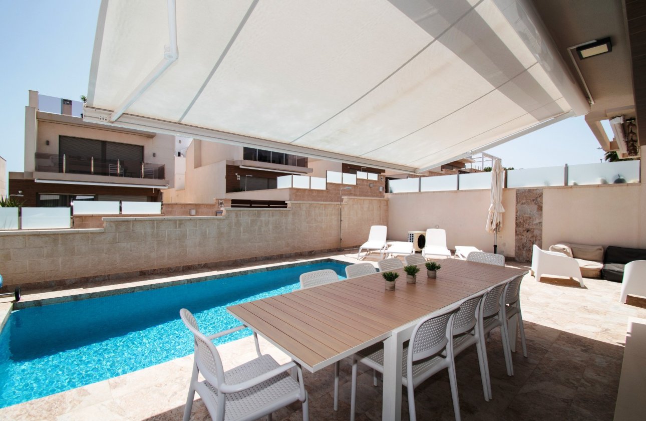 Revente - Villa - Orihuela Costa - Villamartin