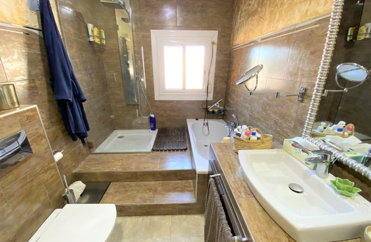 Resale - Villa - Sax