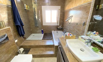 Resale - Villa - Sax