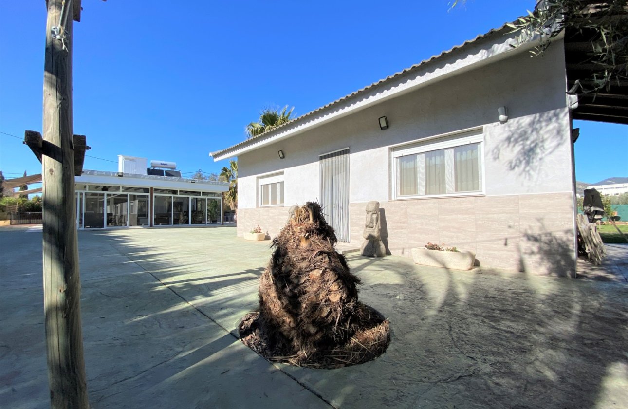 Resale - Villa - Sax