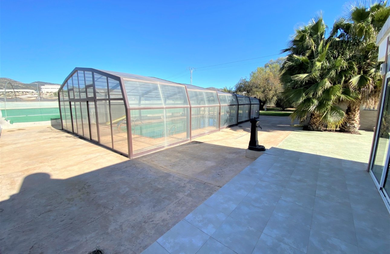 Resale - Villa - Sax