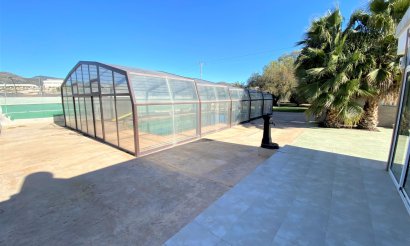 Resale - Villa - Sax