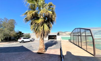 Resale - Villa - Sax