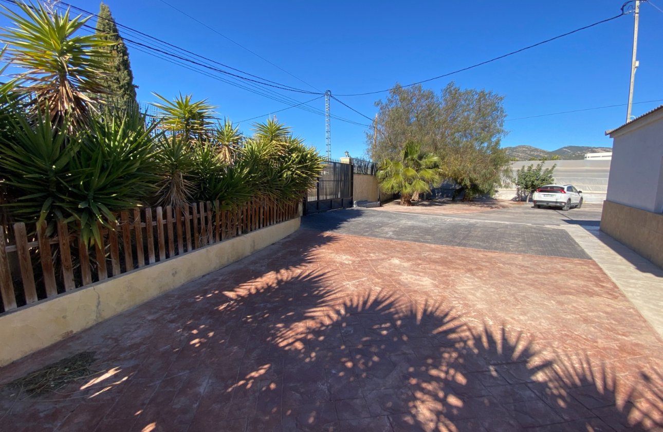 Resale - Villa - Sax