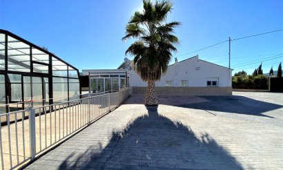 Resale - Villa - Sax