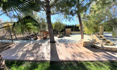 Resale - Villa - Sax
