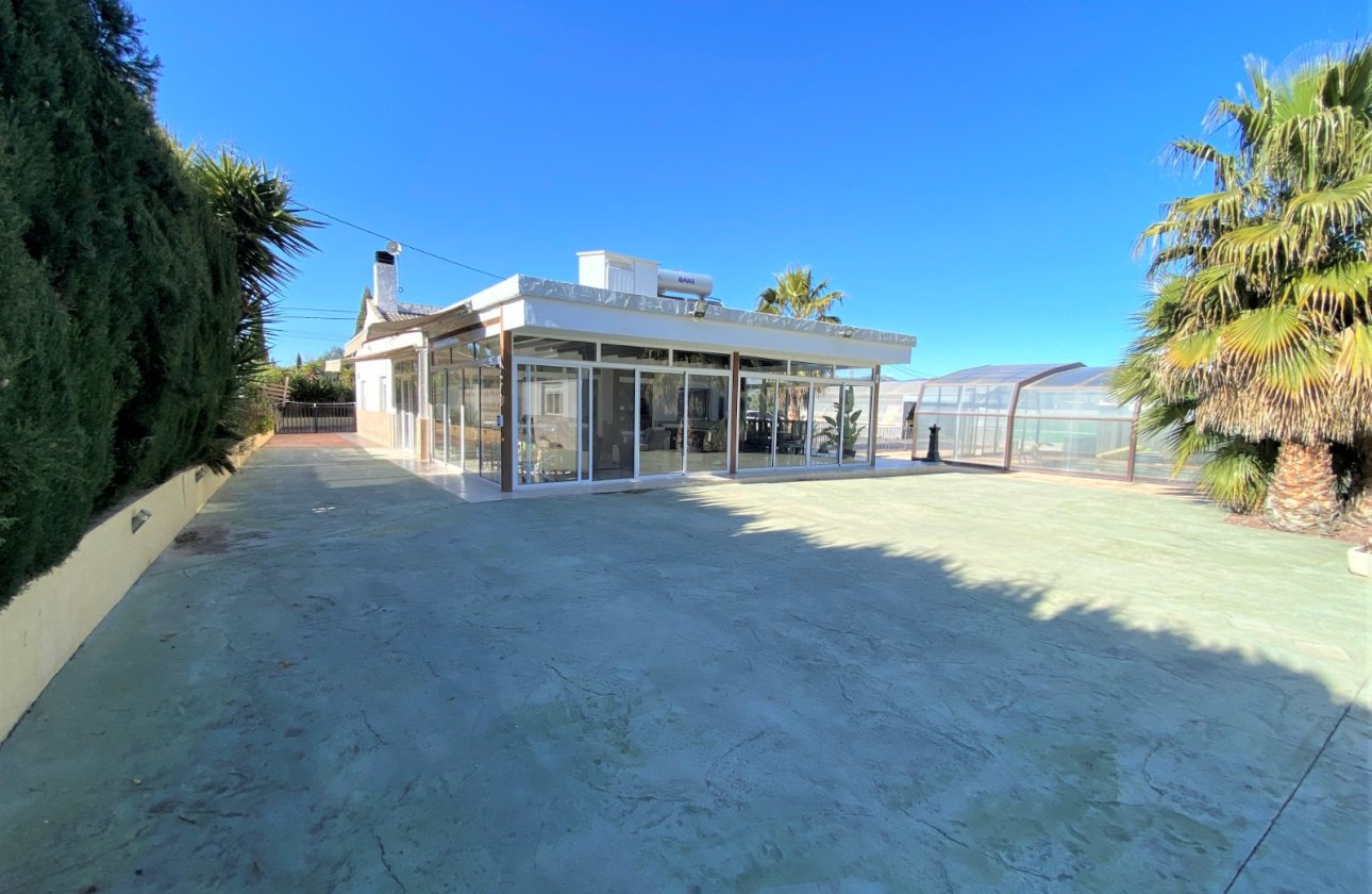 Resale - Villa - Sax
