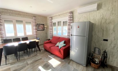Resale - Villa - Sax