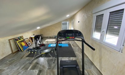 Resale - Villa - Sax