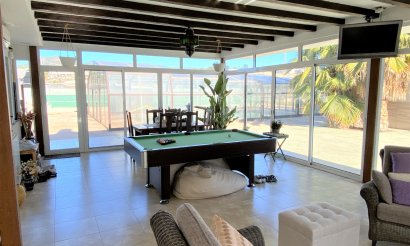 Resale - Villa - Sax