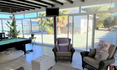 Resale - Villa - Sax