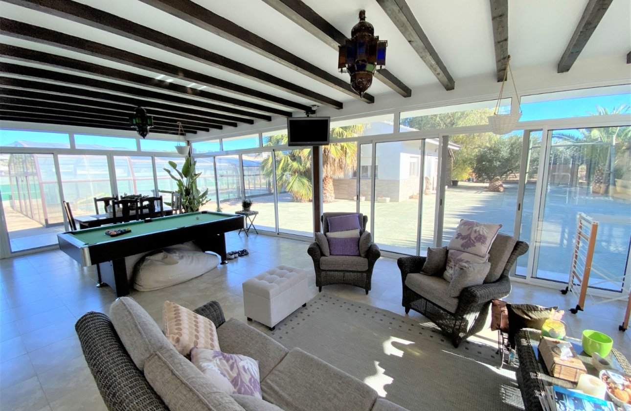 Resale - Villa - Sax