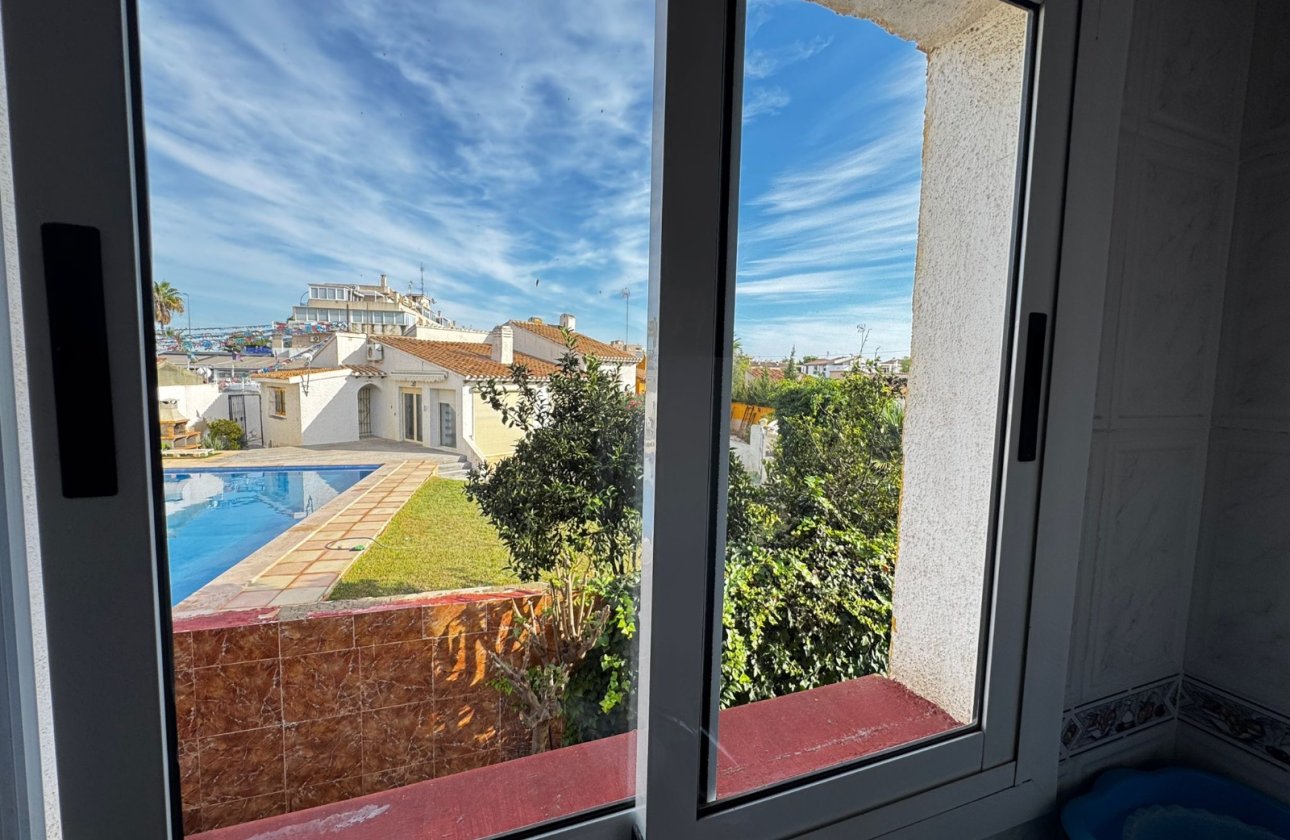 Resale - Villa - Torrevieja - Punta Prima